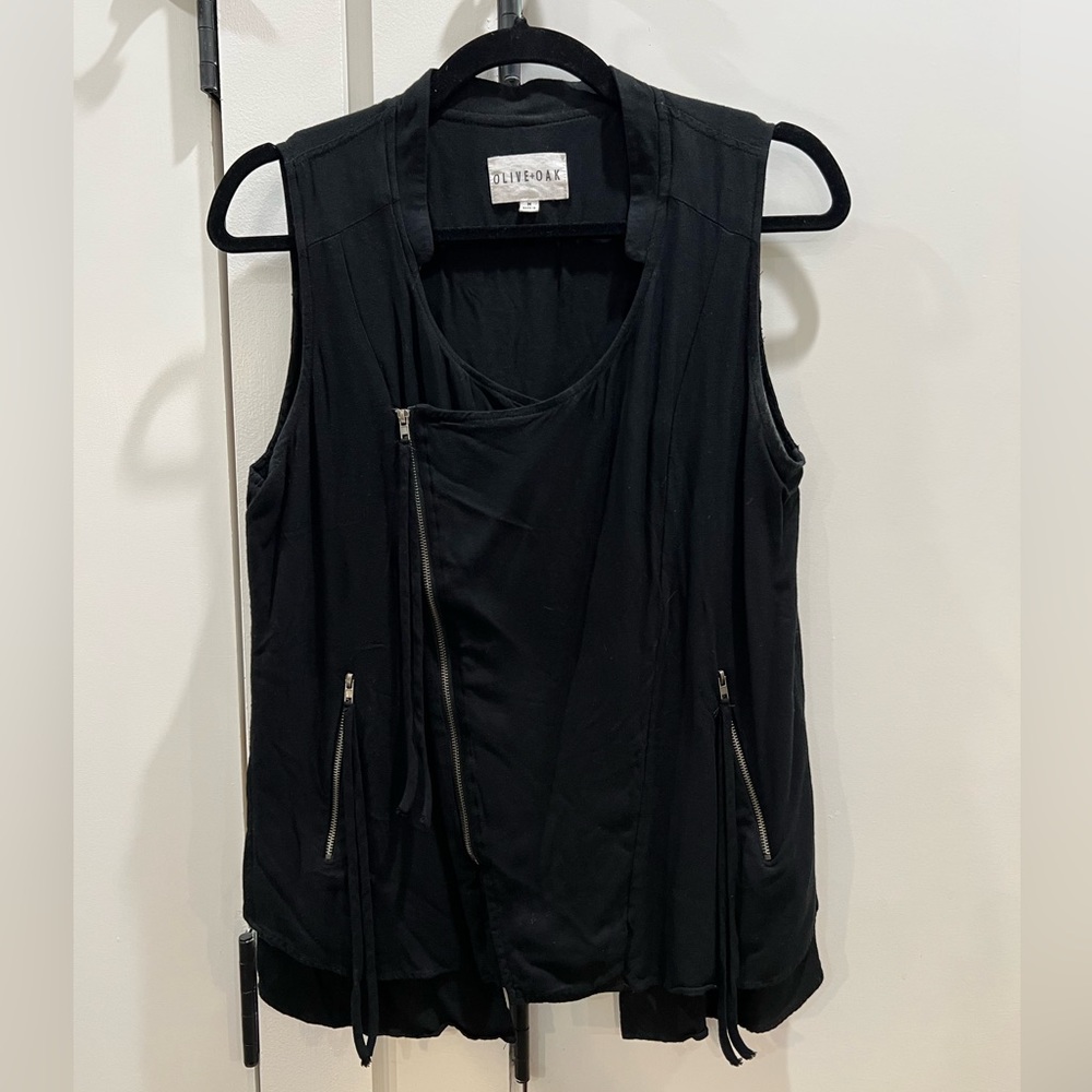 Cool drapey vest with zippers